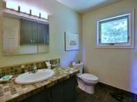 838742-4th-Line-E-Mulmur-ON-large-045-035-Bathroom-1500x1000-72dpi